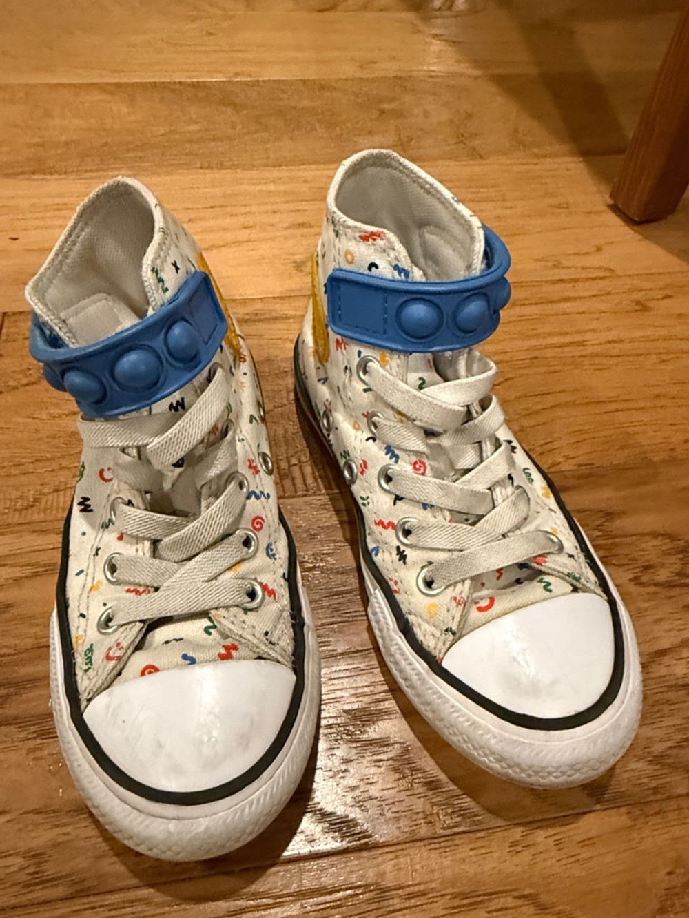 Converse Kids Canvas High-Top Sneakers with Blue Pop-it strap